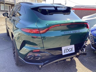 ASTON MARTIN DBX - 4