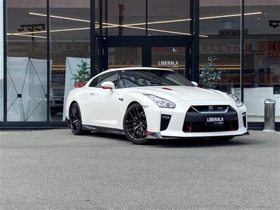 NISSAN GT-R - 1