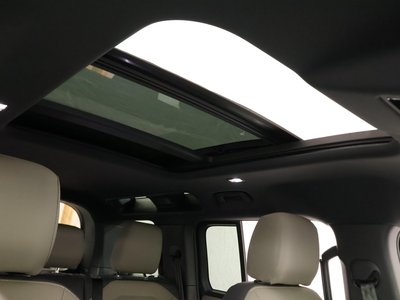 LAND ROVER DEFENDER - 3