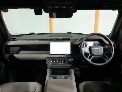 LAND ROVER DEFENDER - 2