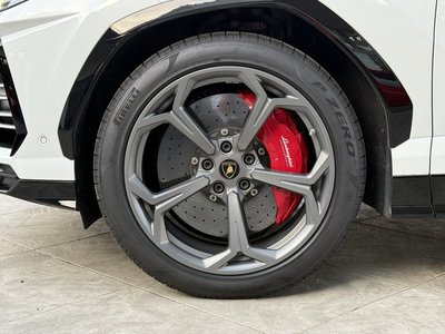 LAMBORGHINI URUS - 7