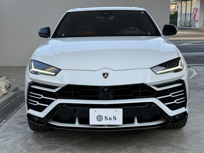 LAMBORGHINI URUS - 2
