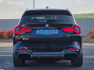 BMW IX3 - 3