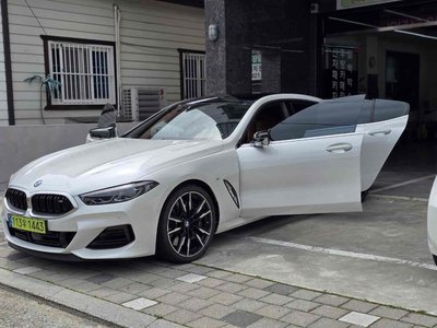 BMW 8 SERIES - 1