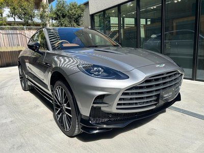 ASTON MARTIN DBX - 1