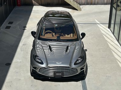 ASTON MARTIN DBX - 9