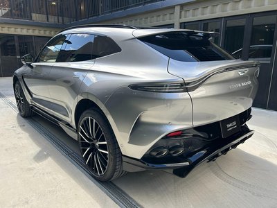 ASTON MARTIN DBX - 7