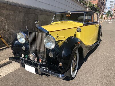 ROLLS-ROYCE SILVER WRAITH