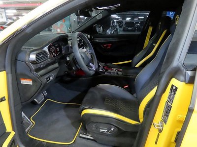 LAMBORGHINI URUS - 7