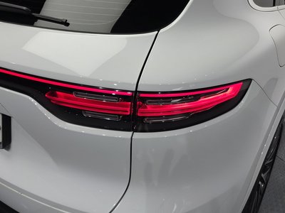 صورة 10 لـ 2019 Porsche CAYENNE