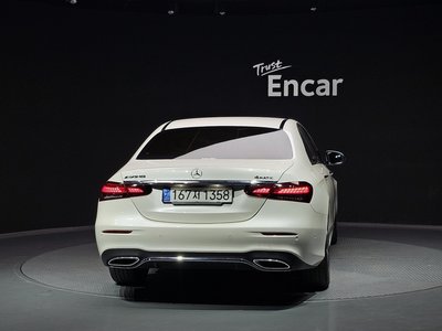 MERCEDES-BENZ E-CLASS - 3