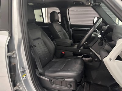 LAND ROVER DEFENDER - 7