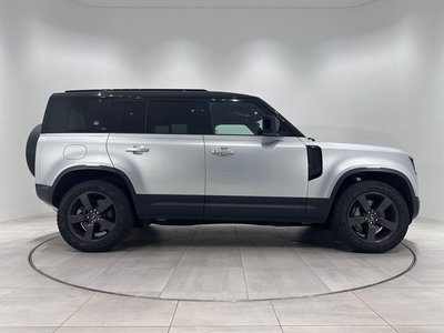 LAND ROVER DEFENDER - 10