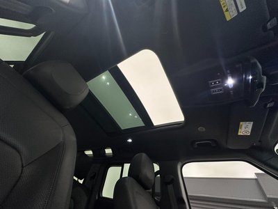 LAND ROVER DEFENDER - 8