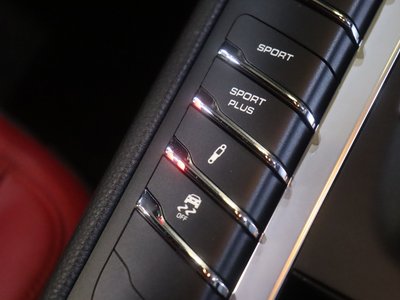 2018 Porsche MACAN 缩略图 18