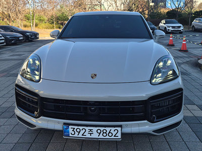 2023 Porsche CAYENNE photo 1
