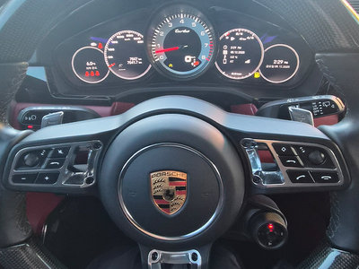 2023 Porsche CAYENNE photo 6