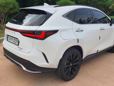 صورة 4 لـ 2025 Lexus NX