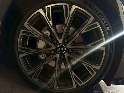 صورة 10 لـ 2025 AUDI A6 AVANT E-TRON