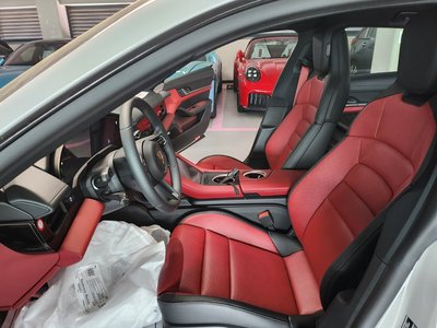 2025 Porsche TAYCAN 照片 5