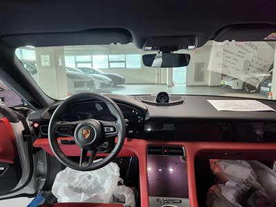 2025 Porsche TAYCAN 照片 9