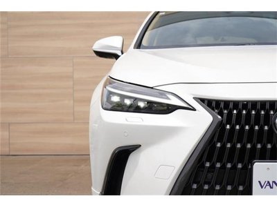 صورة مصغرة 17 لـ 2023 Lexus NX