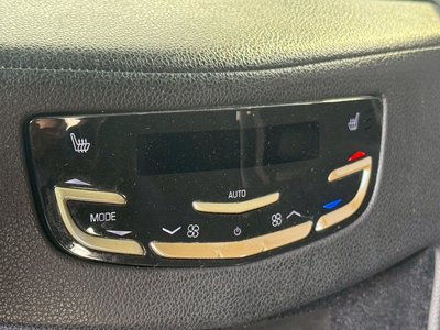 2016 Cadillac ESCALADE — миниатюра 38