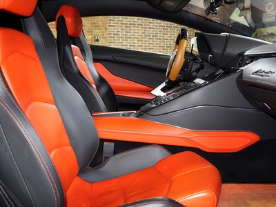 2012 Lamborghini AVENTADOR photo 4