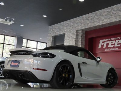 PORSCHE 718 SPYDER - 5