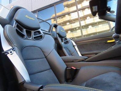PORSCHE 718 SPYDER - 9