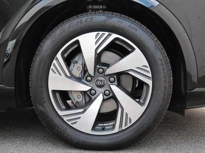 صورة 21 لـ 2025 AUDI Q6 E-TRON