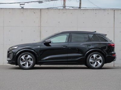 صورة 8 لـ 2025 AUDI Q6 E-TRON