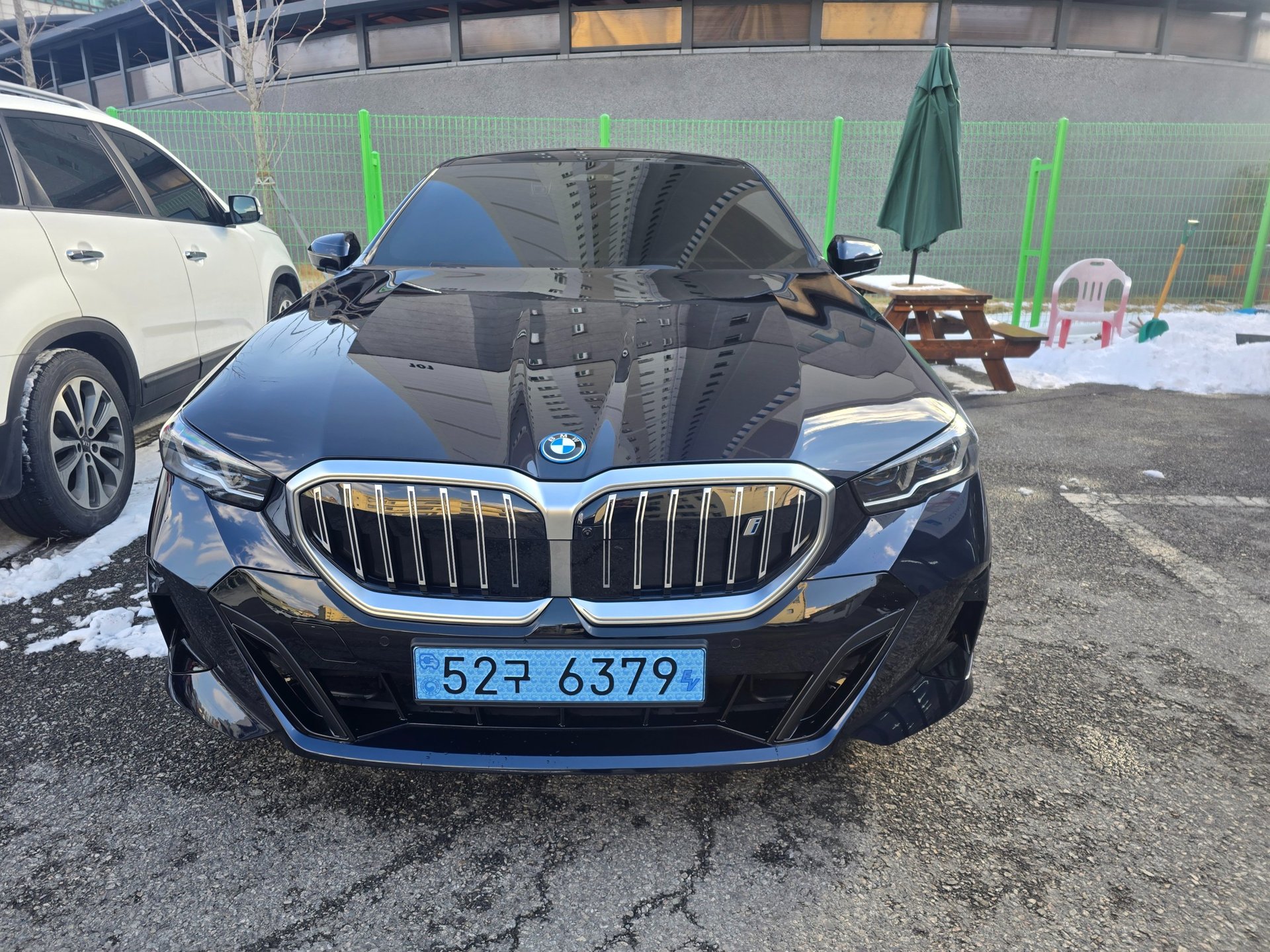 BMW I5 - View 1