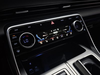 2020 Genesis GV80 — миниатюра 17