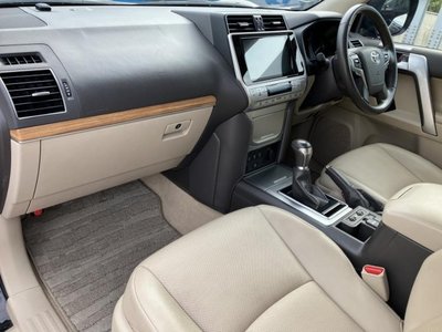 TOYOTA LAND CRUISER PRADO - 7