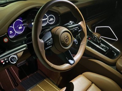 PORSCHE PANAMERA - 4