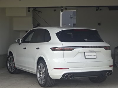 PORSCHE CAYENNE - 9