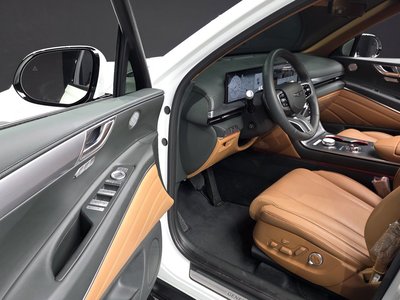 صورة 10 لـ 2025 Genesis GV80