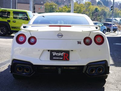 NISSAN GT-R - 10