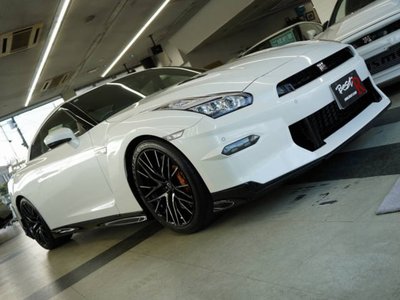 NISSAN GT-R - 7