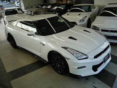 NISSAN GT-R - 3