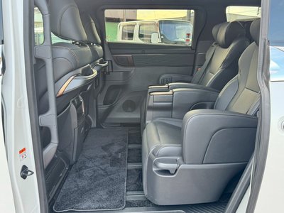 2023 Toyota ALPHARD thumbnail 23