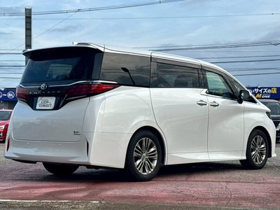 2023 Toyota ALPHARD photo 3