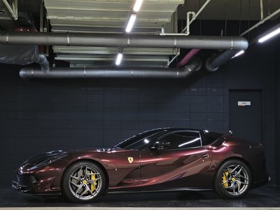 FERRARI 812 - 2