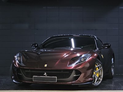 FERRARI 812 - 1