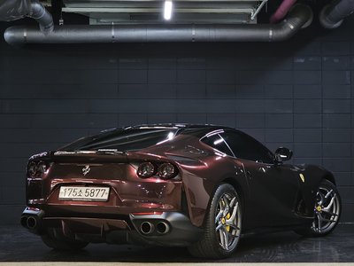 FERRARI 812 - 3