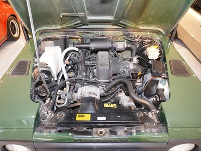 LAND ROVER DEFENDER - 9