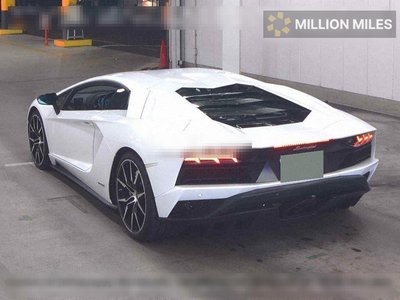 LAMBORGHINI AVENTADOR - 2