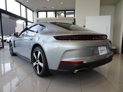 PORSCHE PANAMERA - 5