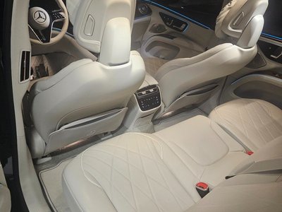 MERCEDES-BENZ EQS - 10